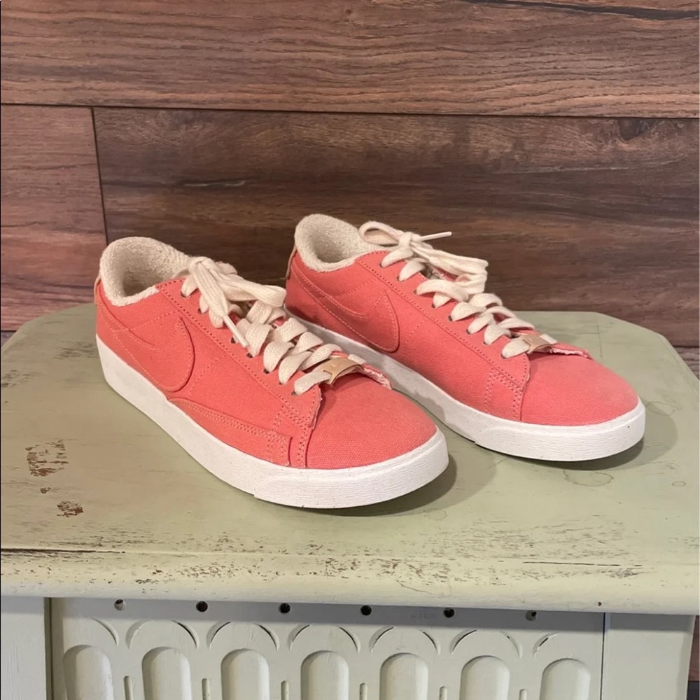 Nike blazer low LX, women’s size 7